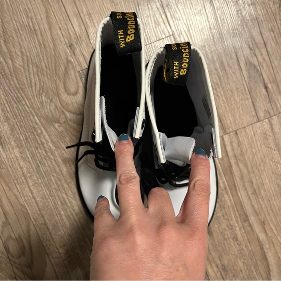 NEW Dr. Martens 1460 Smooth Leather Boot White 7 - Picture 7 of 11